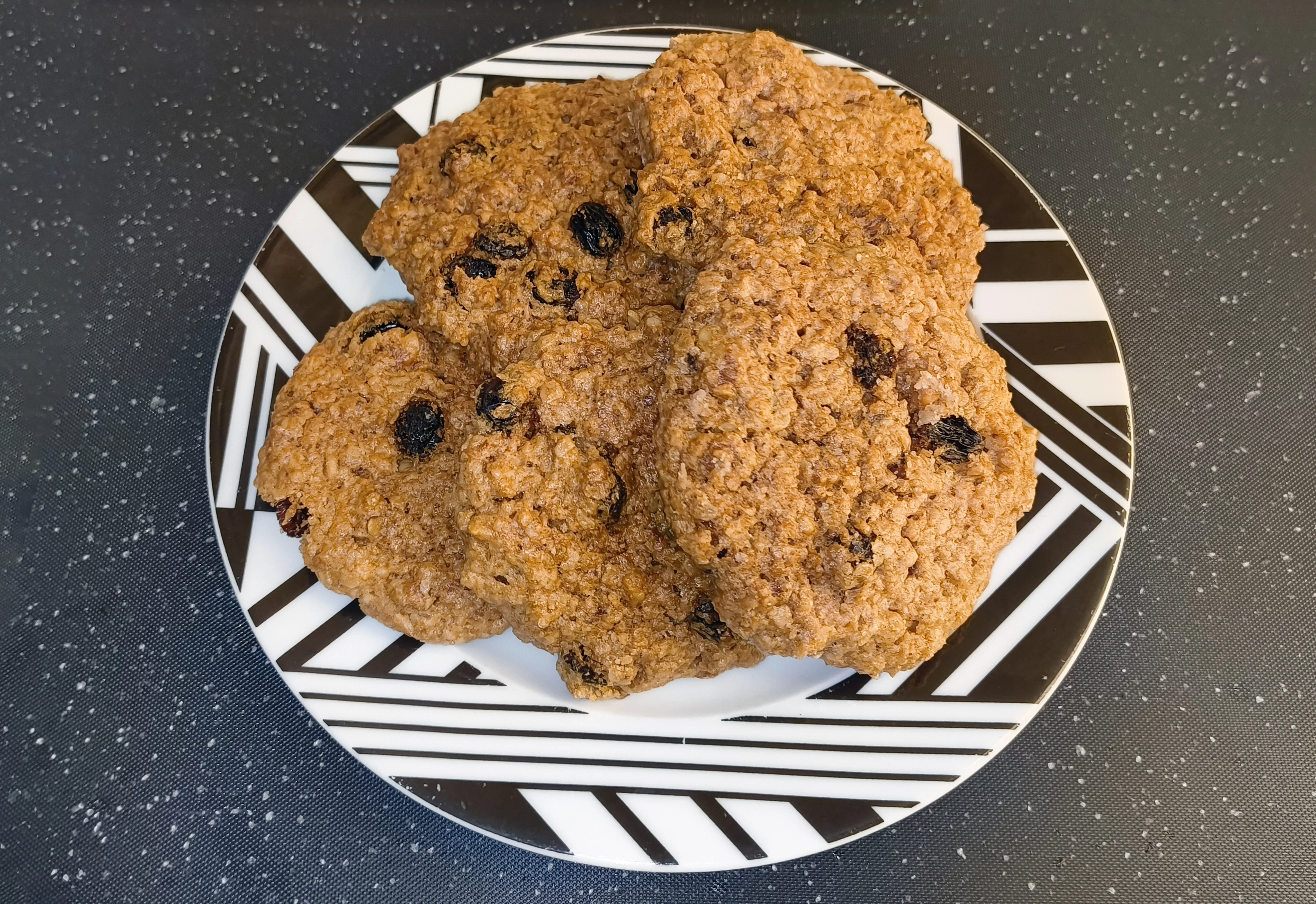 Ciastka owsiane z rodzynkami