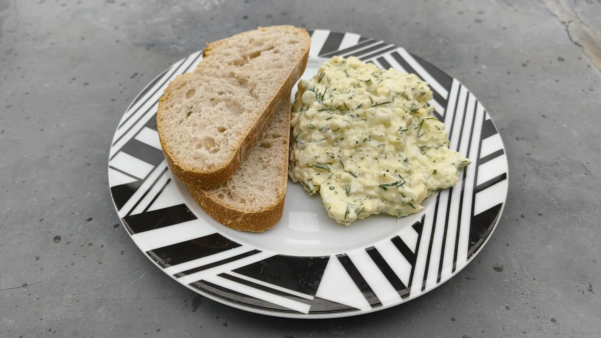 Pasta jajeczna z koperkiem